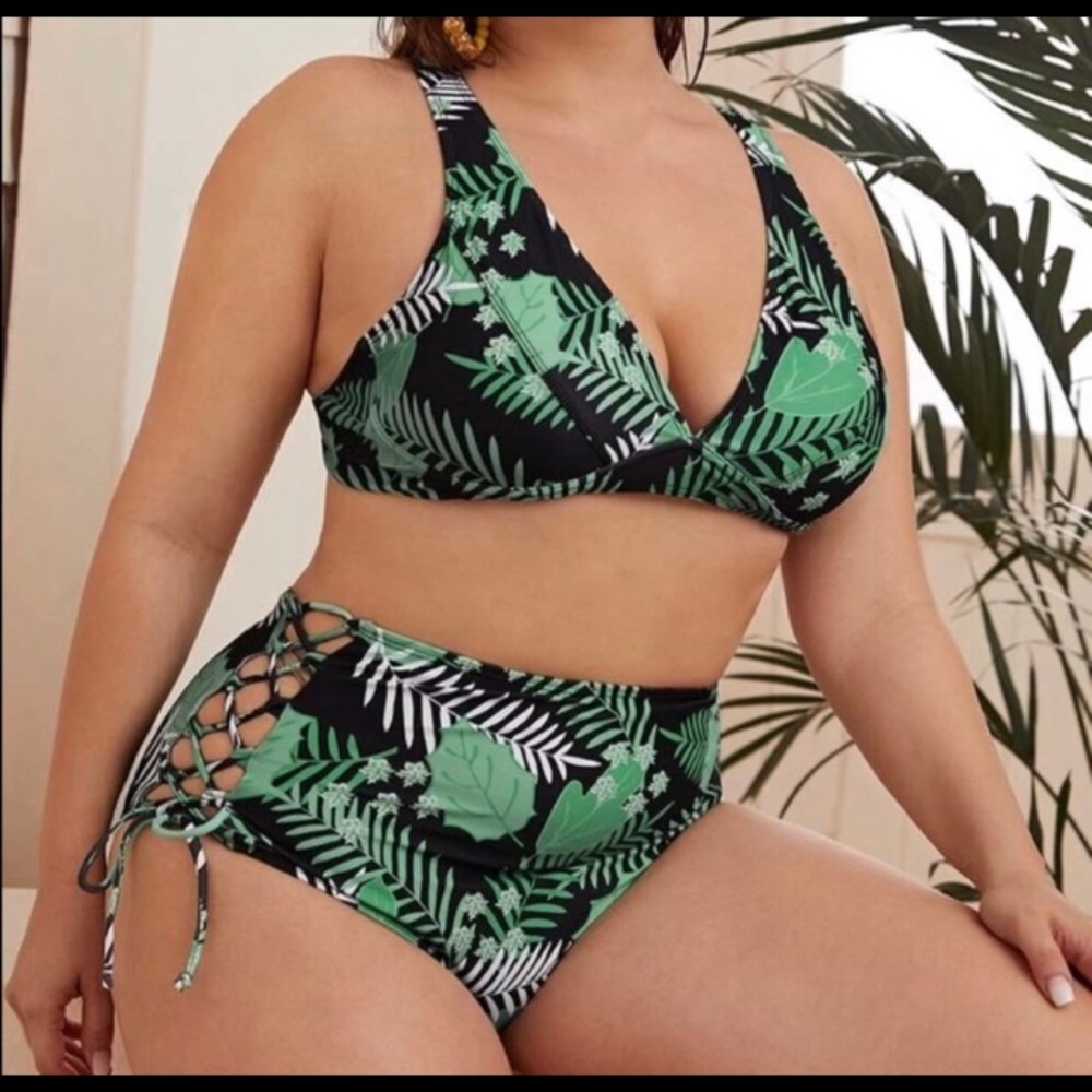 ✨PLUS Tropical Palm Print Swimsuit Bikini
